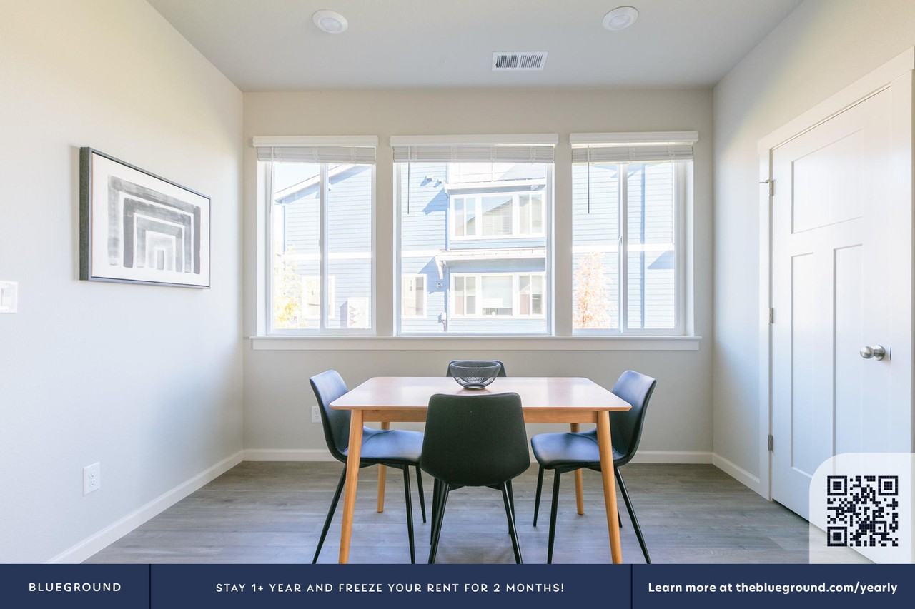 7743 Se Kinnaman St #8 - Photo 7 of 29