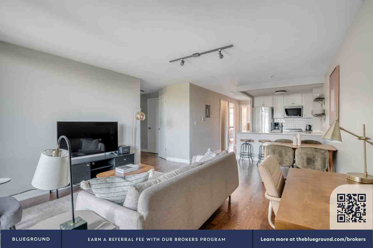 5910 North Sheridan Road - Photo 4 of 25