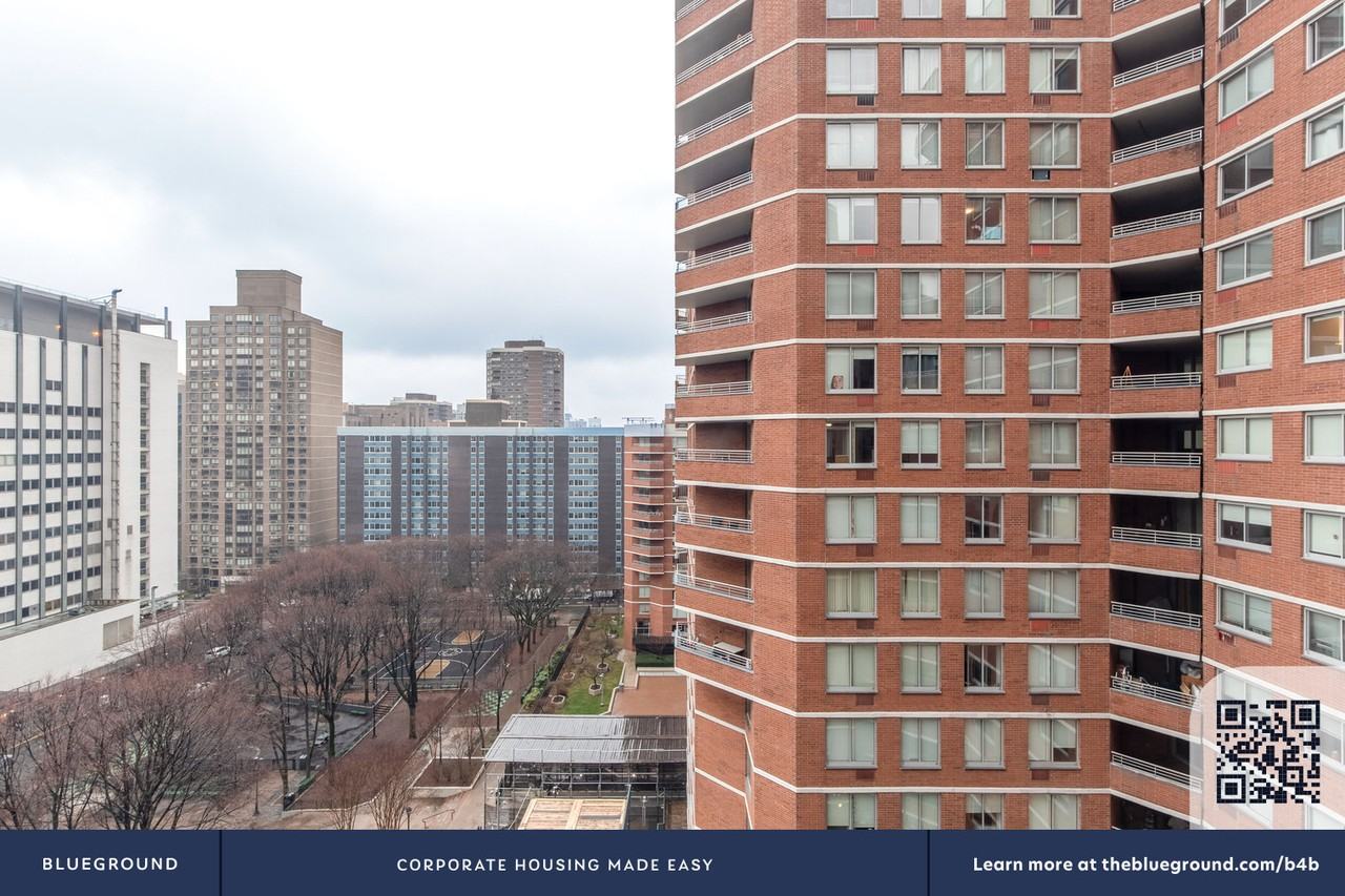 490 2nd Avenue #1402 - Photo 6 of 35