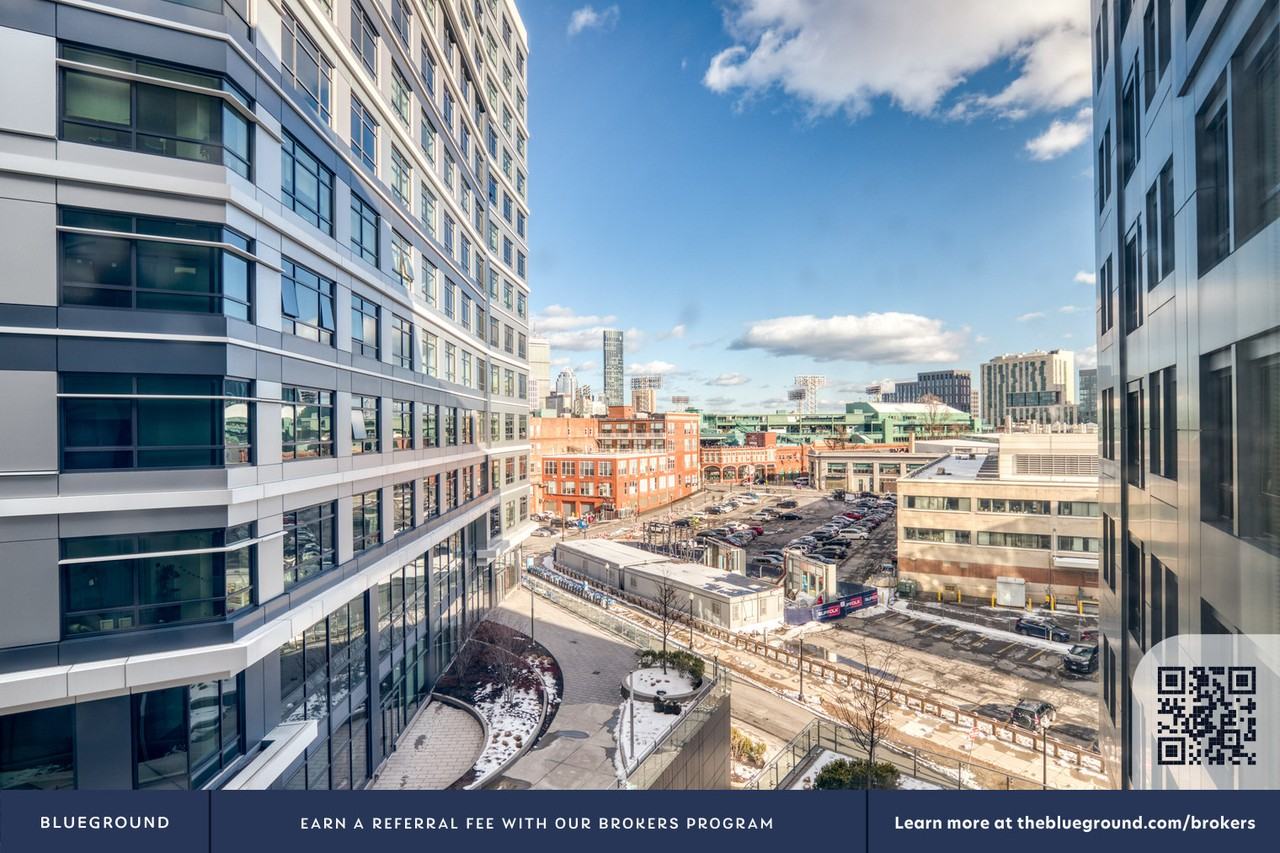 775 Beacon Street - Photo 5 of 62