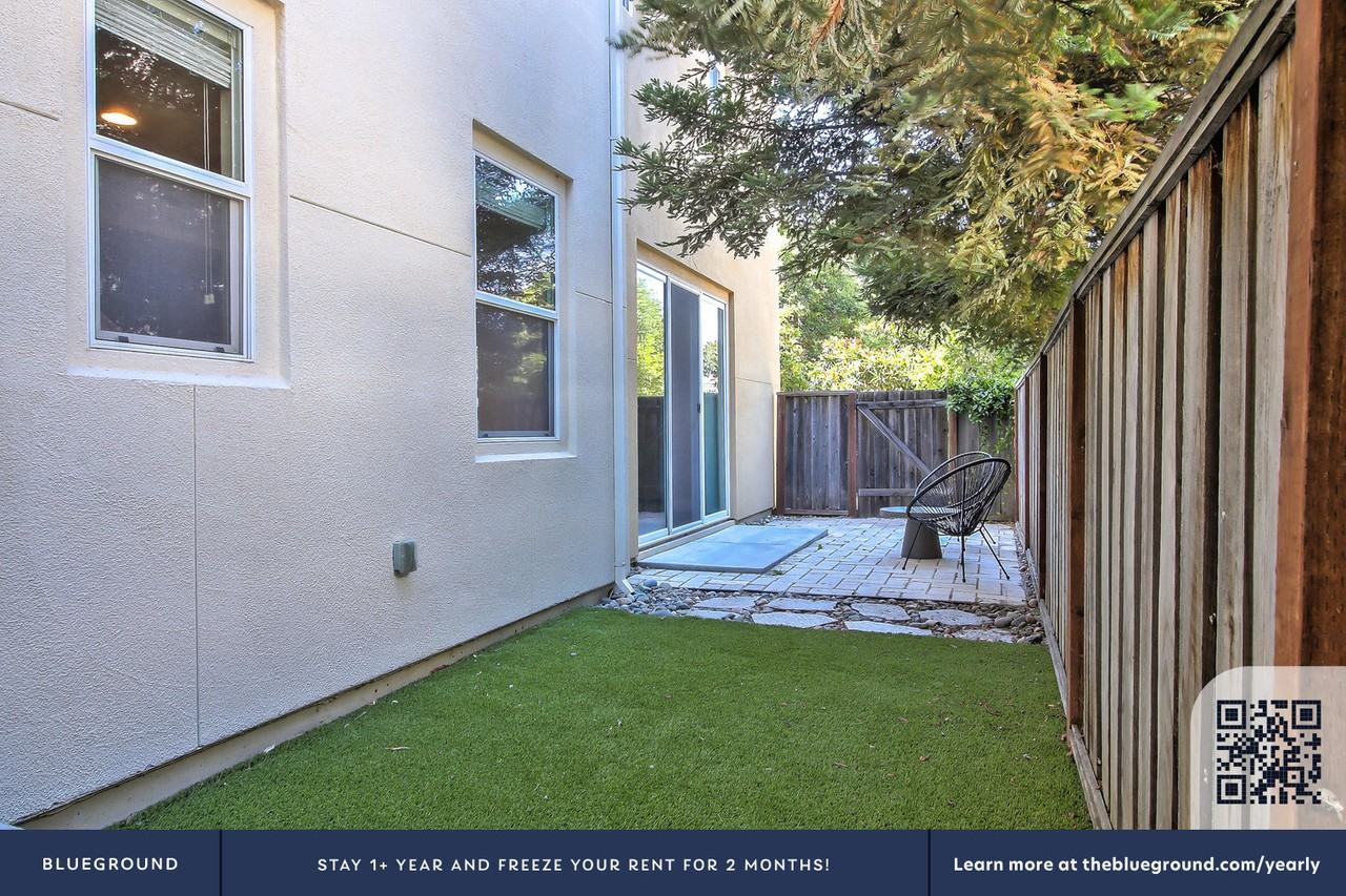 2195 Klassen Way #1539 - Photo 7 of 25