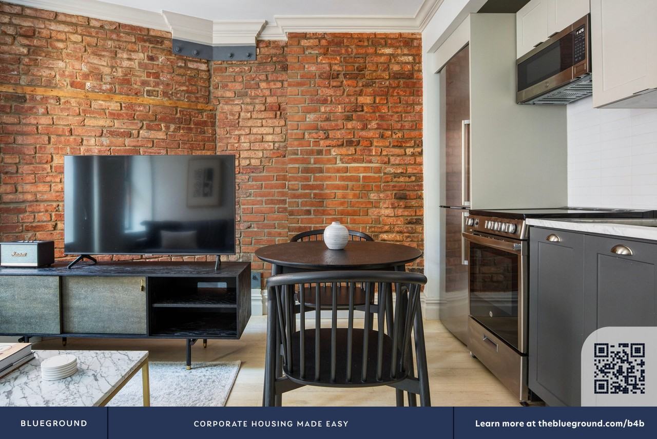 161 W 4th St #1134 - Photo 5 of 16