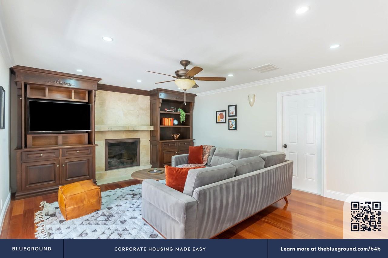 120 Belvue Dr #1614 - Photo 5 of 40