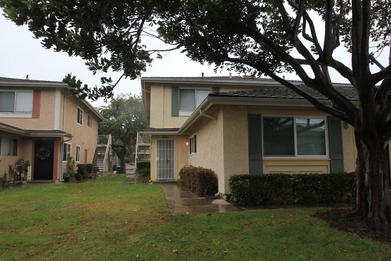 2583 Sextant Ave - Photo 2 of 12