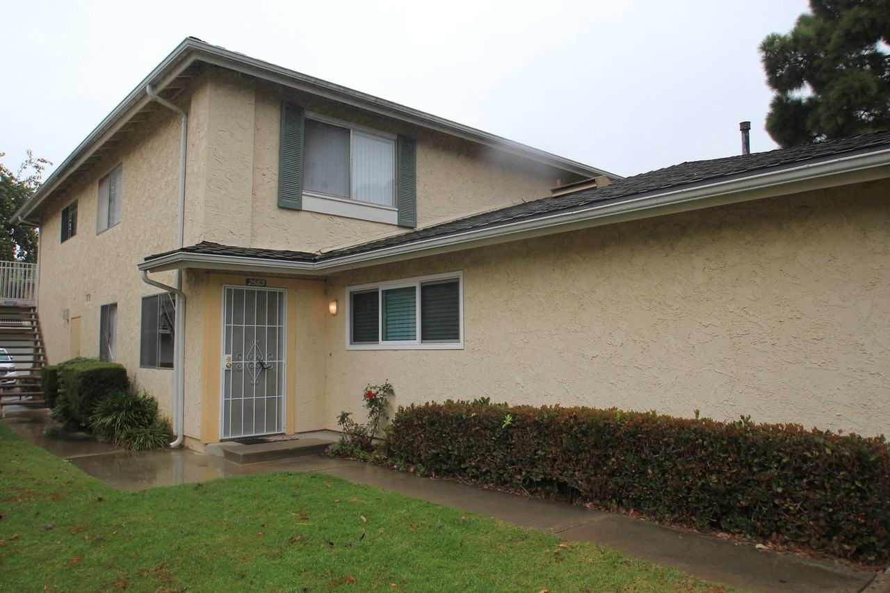 2583 Sextant Ave - Photo 3 of 12