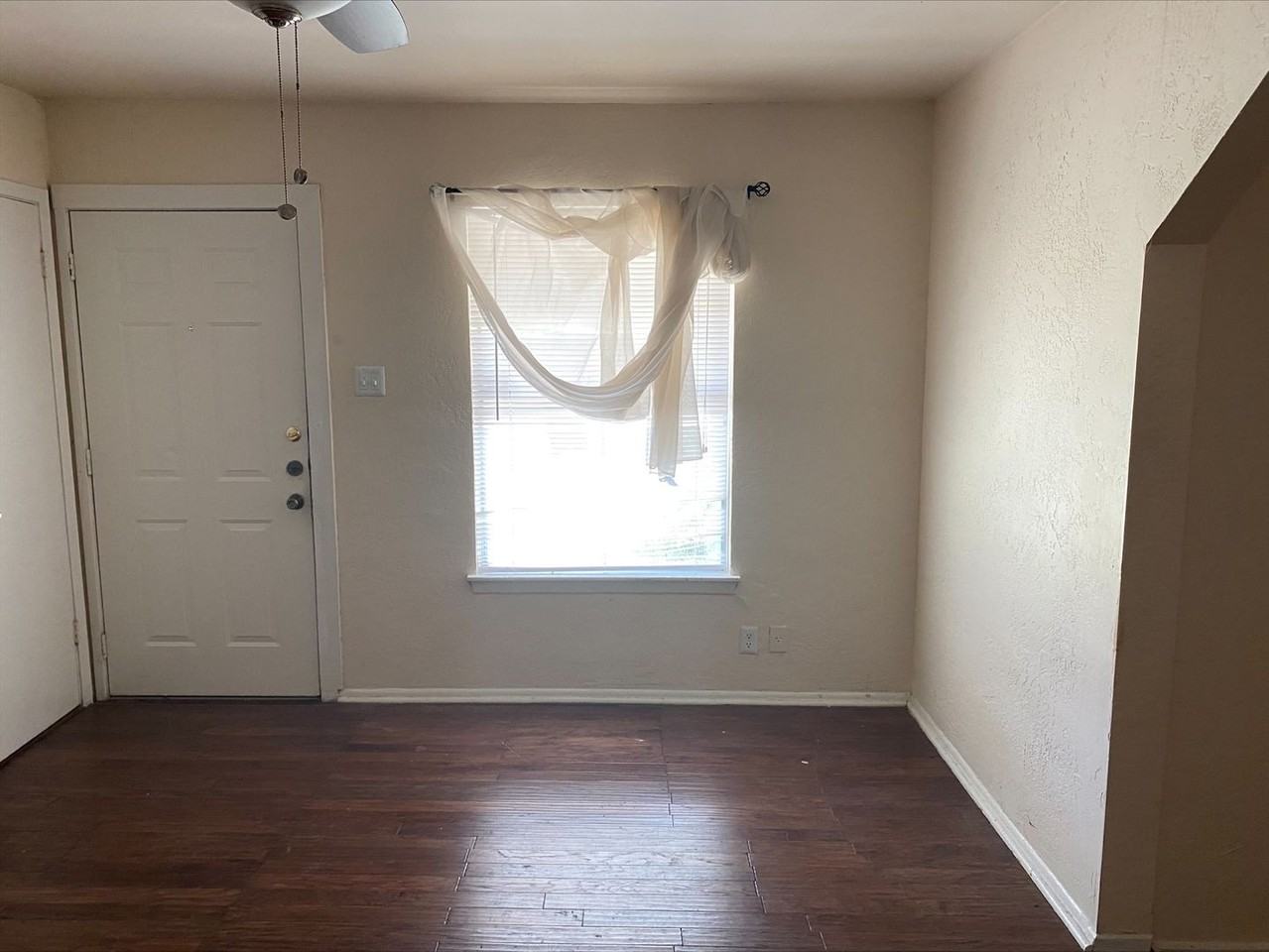 4527 Clear Spring Dr - Photo 3 of 11