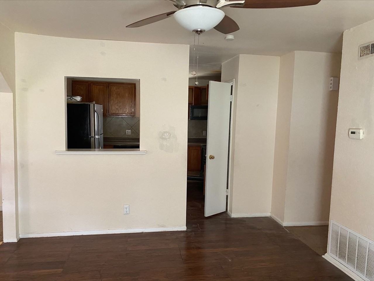 4527 Clear Spring Dr - Photo 6 of 11