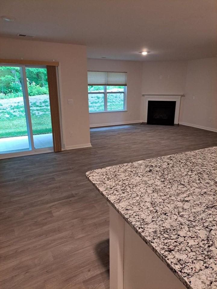 202 Roper St - Photo 2 of 15