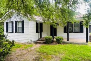 featured image of 13500 Leila St