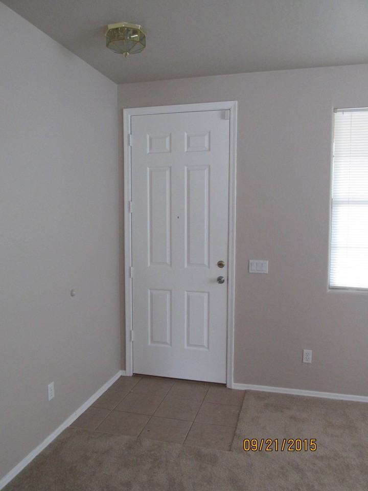 3239 W Saint Anne Ave - Photo 2 of 34