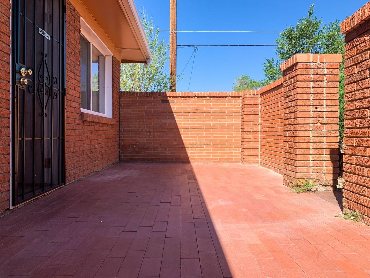 1 Bedroom/1 Bathroom Apartments with REFRIGERATED AIR - Photo 3 of 36