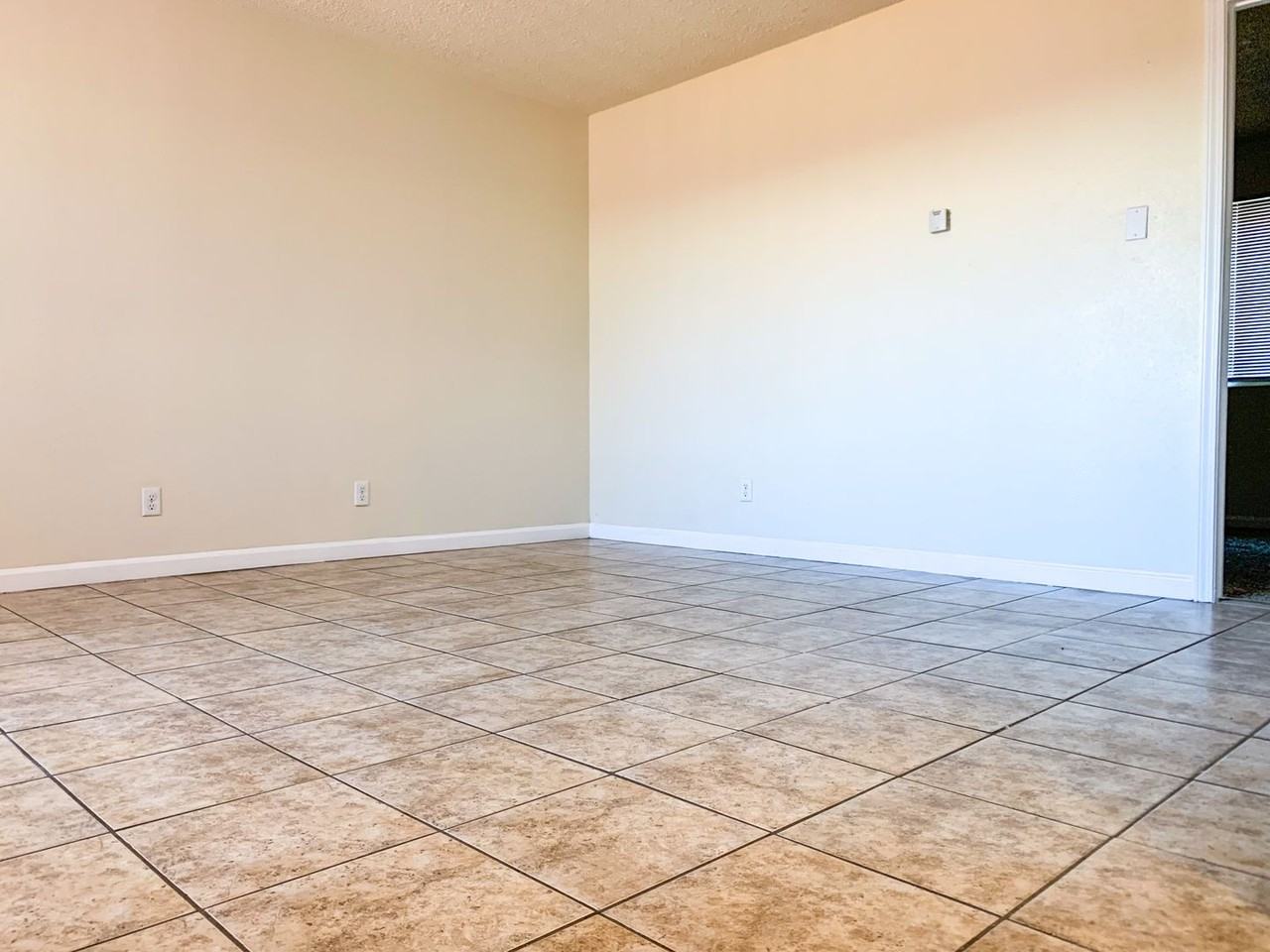 1 Bedroom/1 Bathroom Apartments with REFRIGERATED AIR - Photo 7 of 36