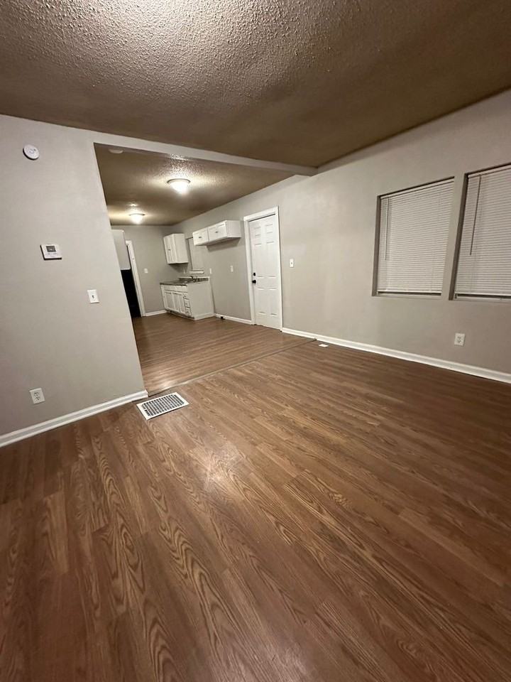 5712 Wabash Ave - Photo 2 of 9