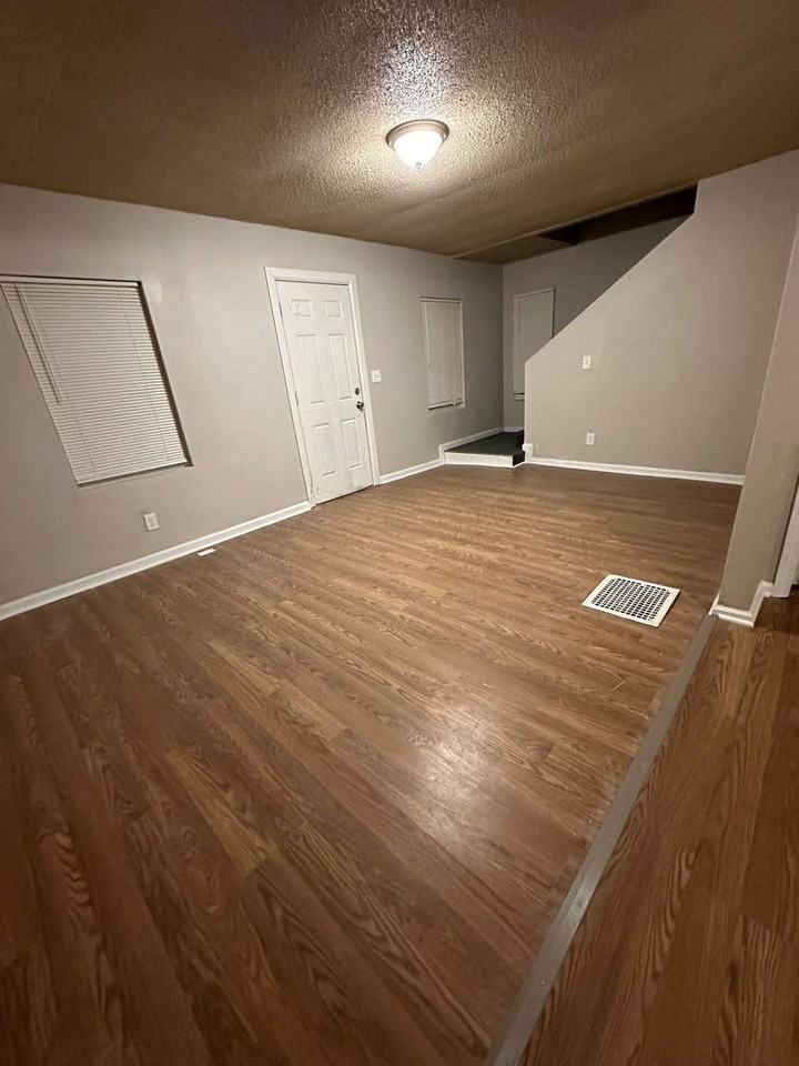 5712 Wabash Ave - Photo 5 of 9