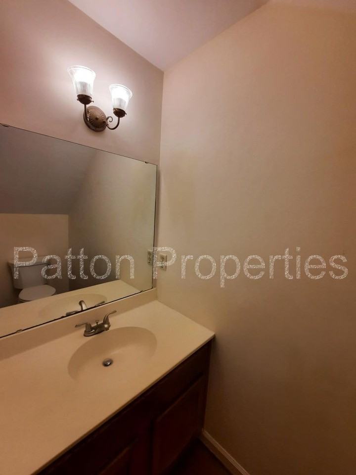 801 King St #G - Photo 7 of 17