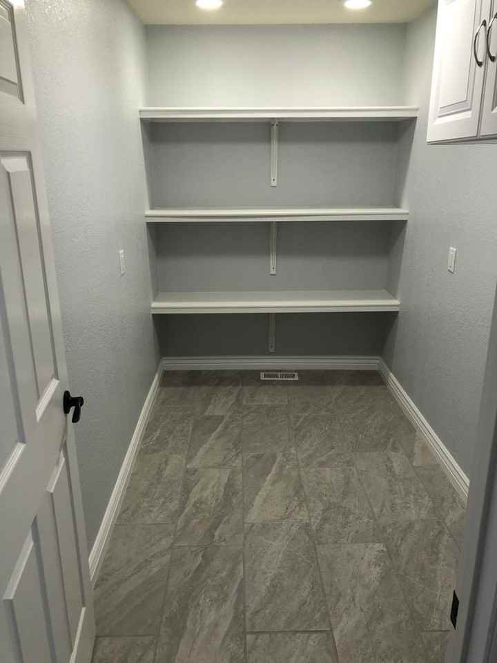 2502 Oakland Ave - Photo 2 of 12