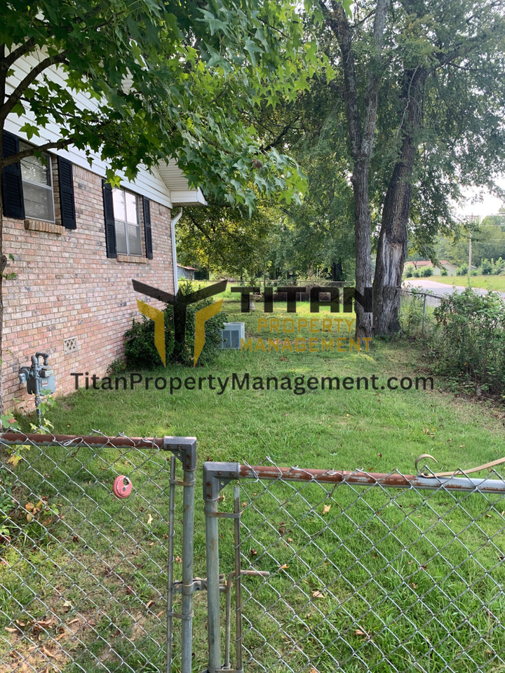 3211 Military Rd - Photo 4 of 32