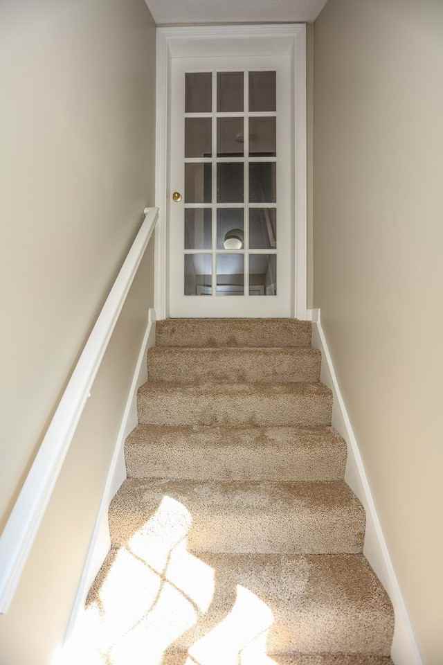 14 E Ridge Rd - Photo 3 of 35