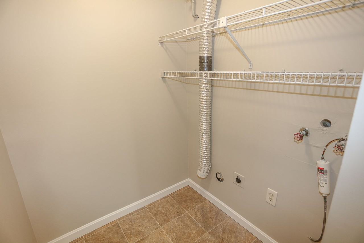 14 E Ridge Rd - Photo 6 of 35