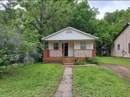 featured image of 205 N Elm St