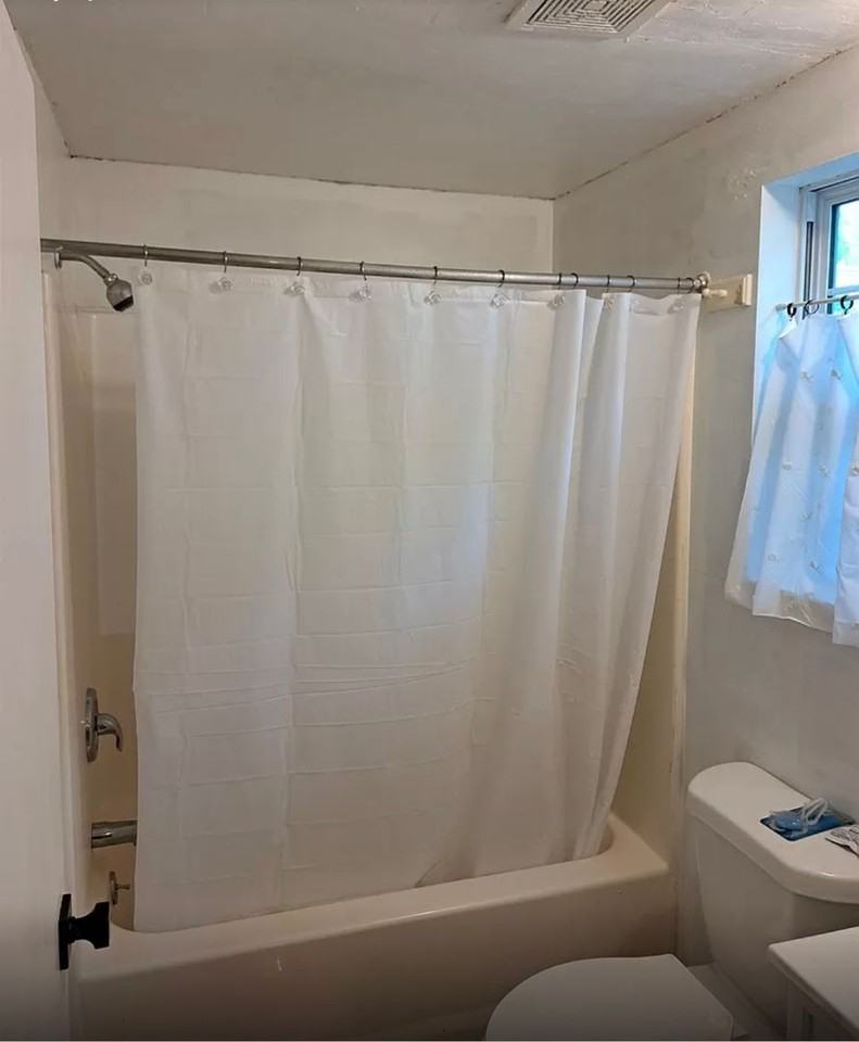 205 N Elm St - Photo 2 of 9