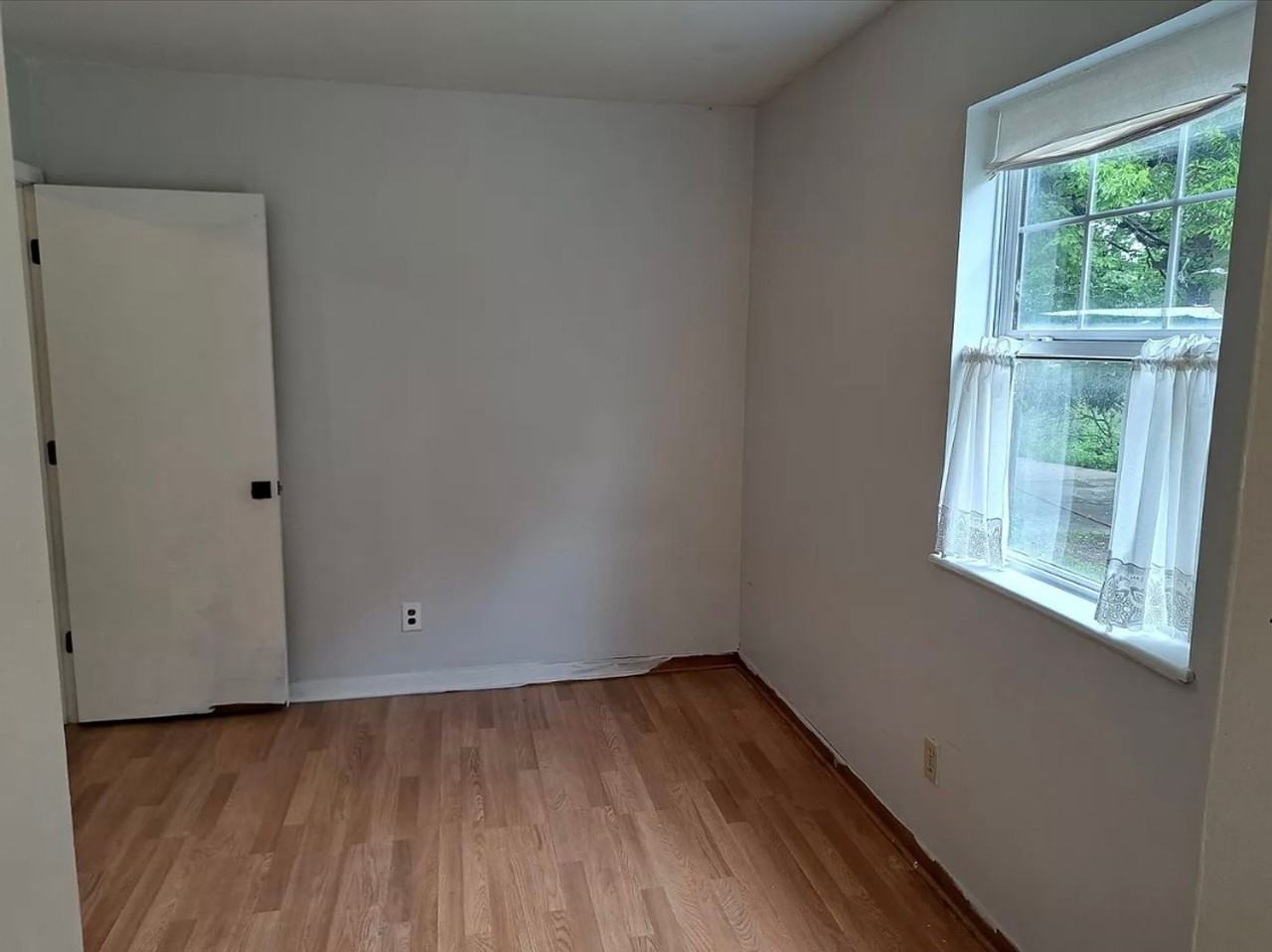 205 N Elm St - Photo 7 of 9