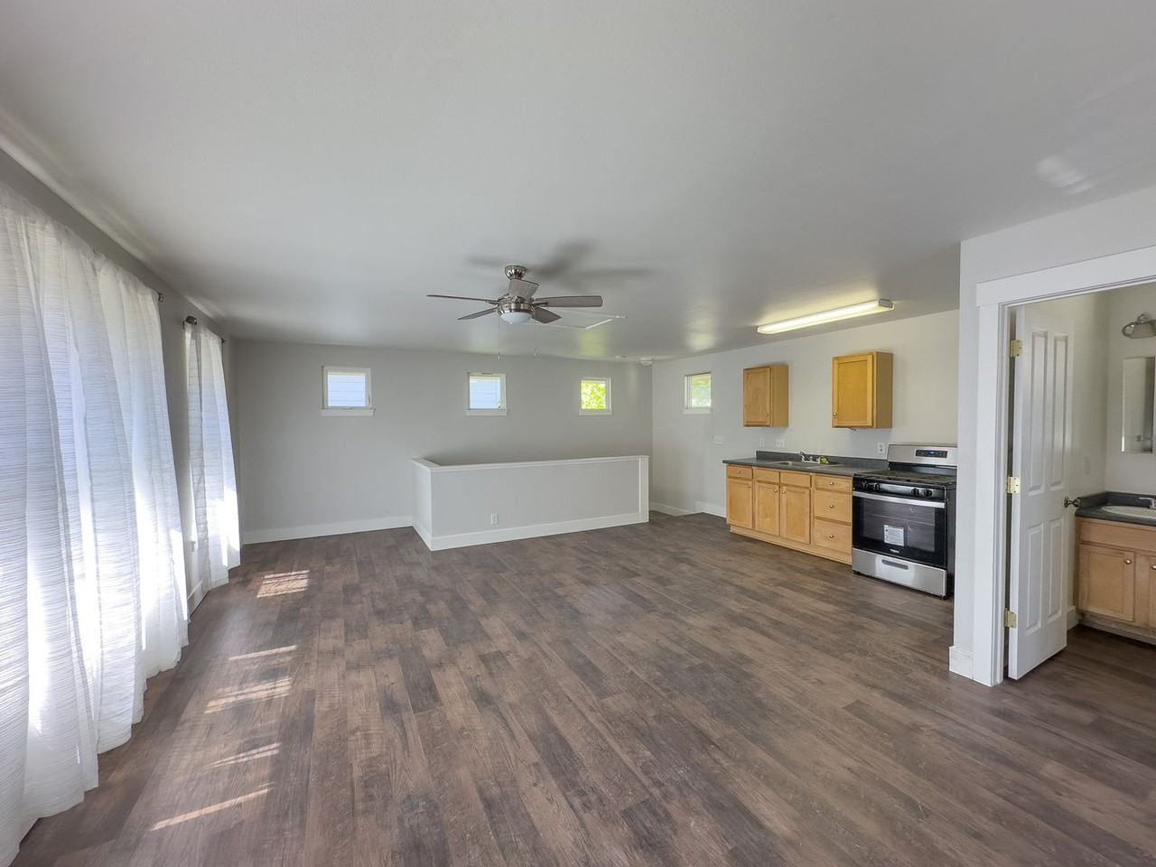 1704 Lawler St - Photo 2 of 6