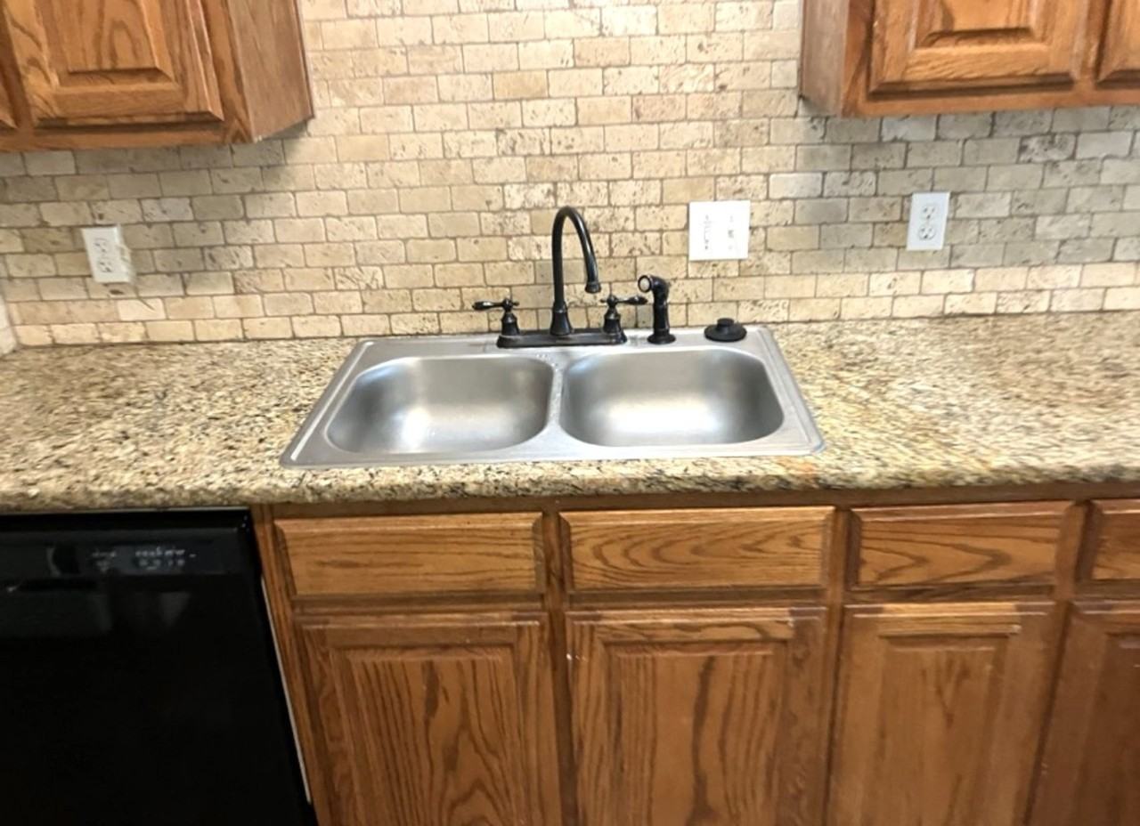 2312 VALLEY FORGE AVE - Photo 3 of 8