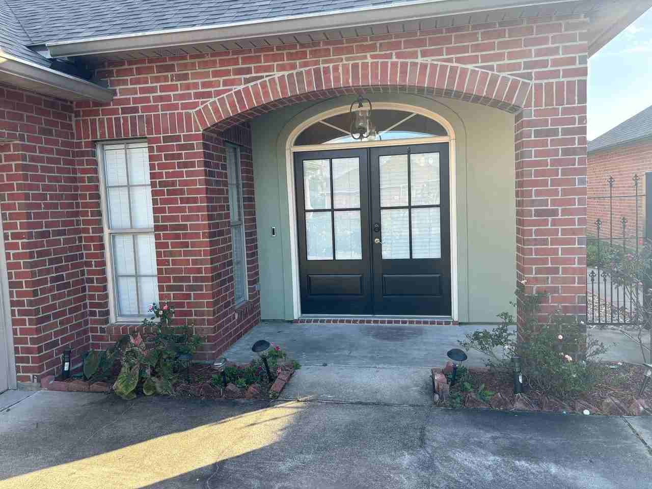 2813 N Locke Point Dr - Photo 2 of 19