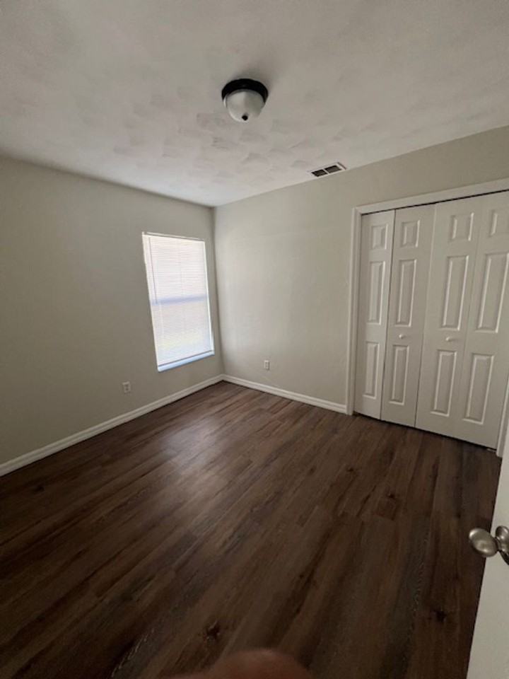 816 Grove Ave - Photo 6 of 9