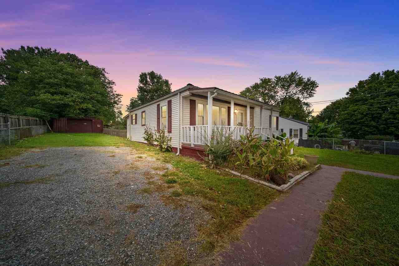 1335 Hugh Dr - Photo 2 of 18