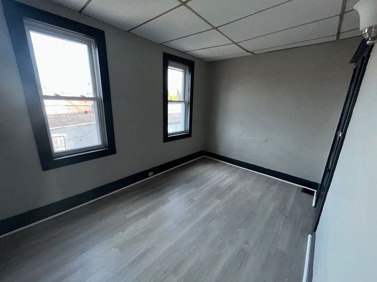 1302 Bonaparte Ave - Photo 6 of 7