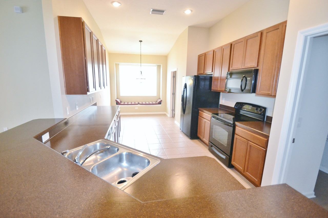 34429 Blue Ash Ct - Photo 2 of 6