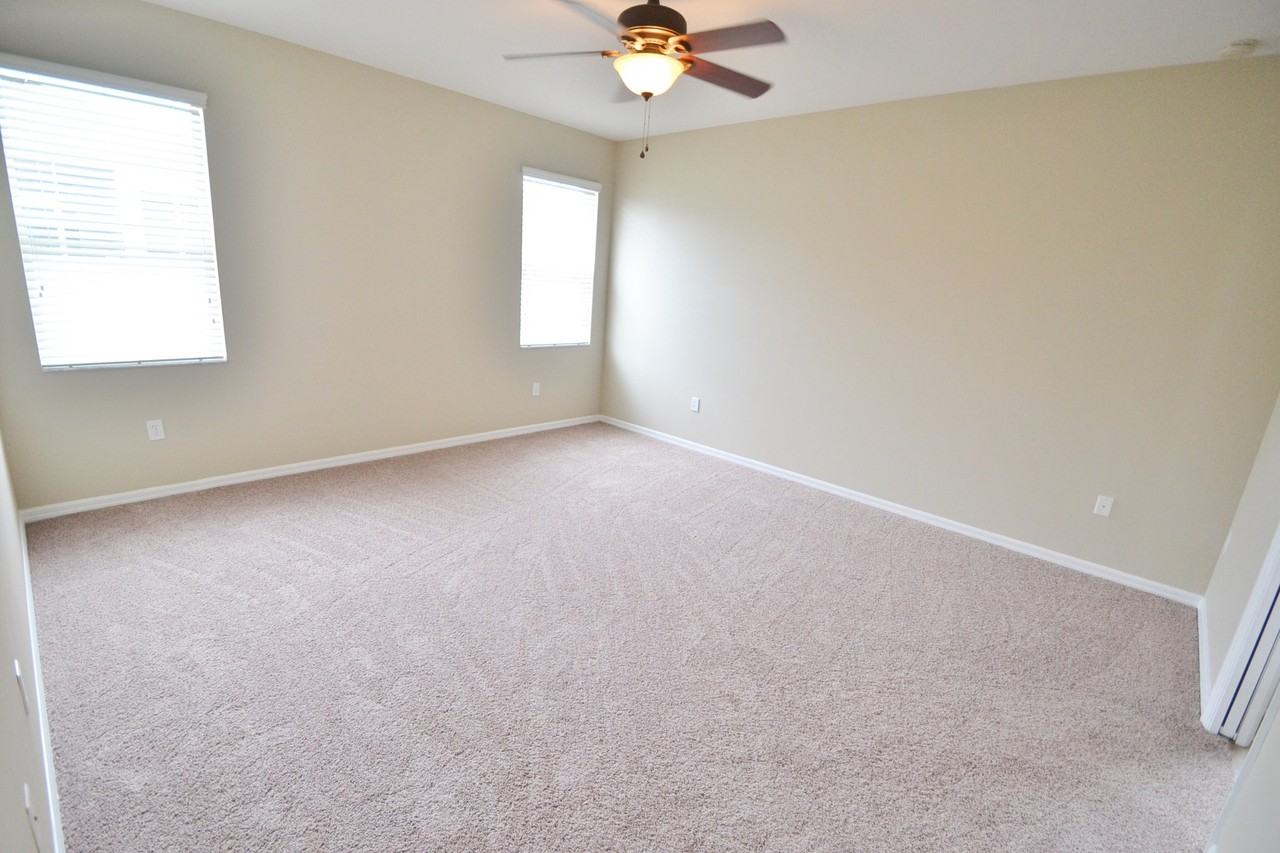 34429 Blue Ash Ct - Photo 3 of 6