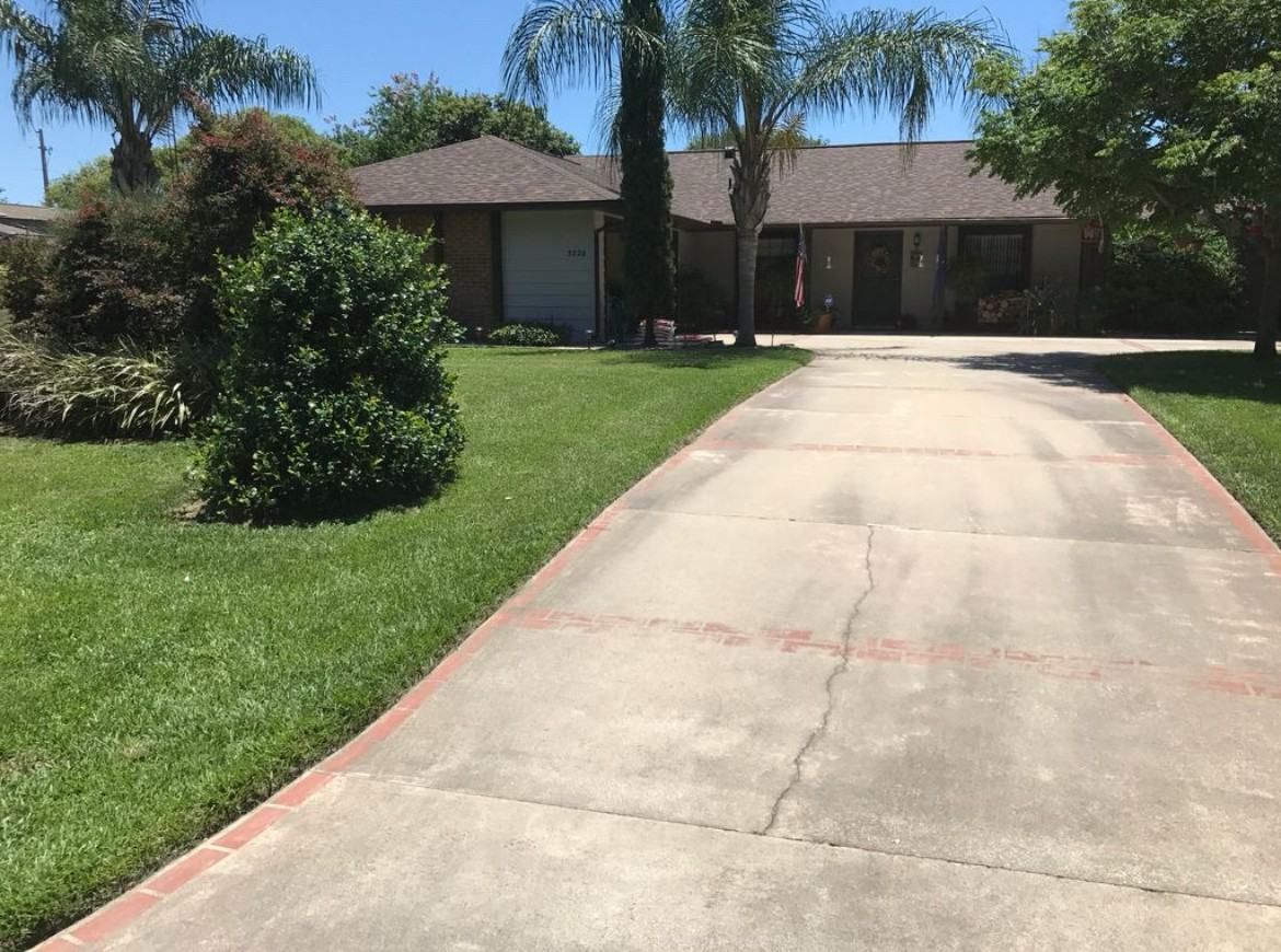 5220 Royal Oak Drive #NA - Photo 2 of 17