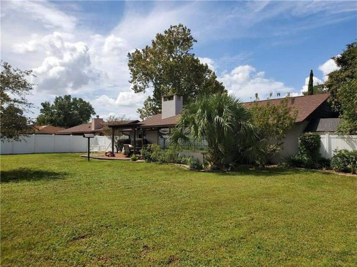 5220 Royal Oak Drive #NA - Photo 3 of 17