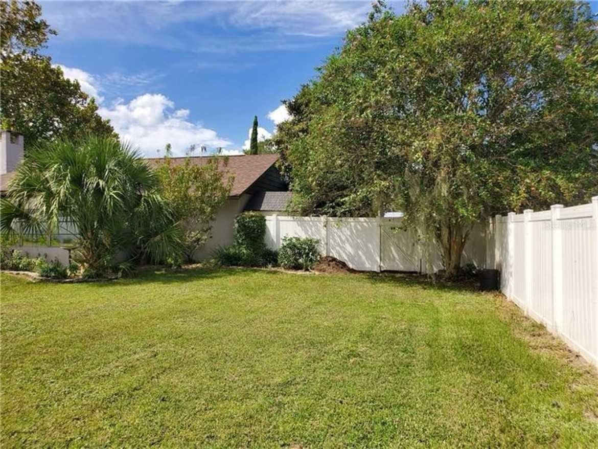 5220 Royal Oak Drive #NA - Photo 5 of 17