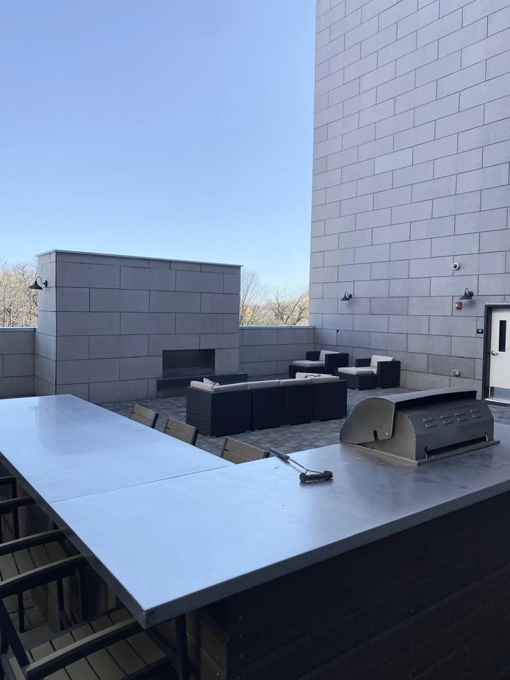 800 New Hampshire St #413 - Photo 3 of 18