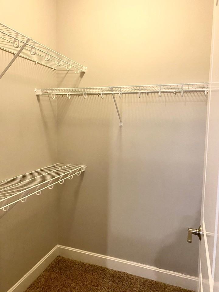 800 New Hampshire St #413 - Photo 4 of 18