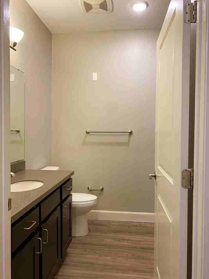 800 New Hampshire St #413 - Photo 6 of 18