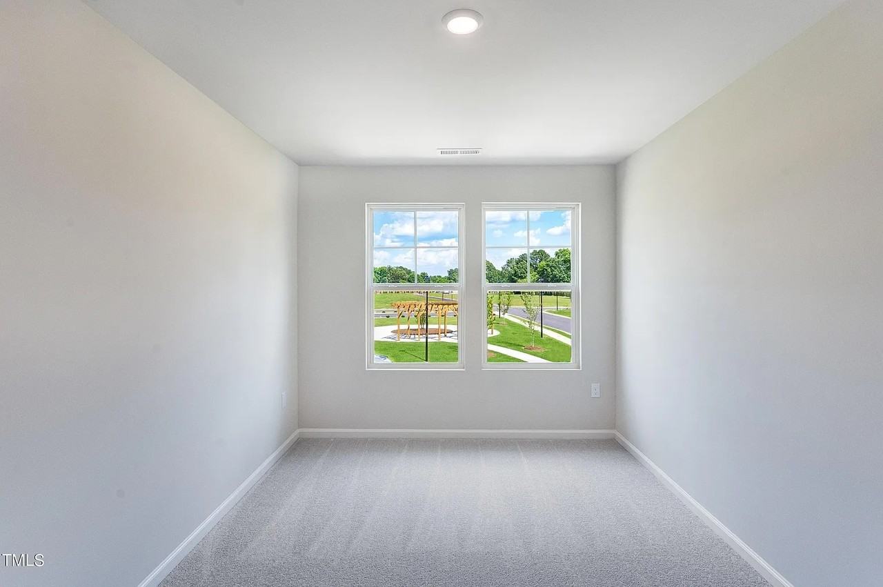 253 Peebles Dr #253 - Photo 6 of 13