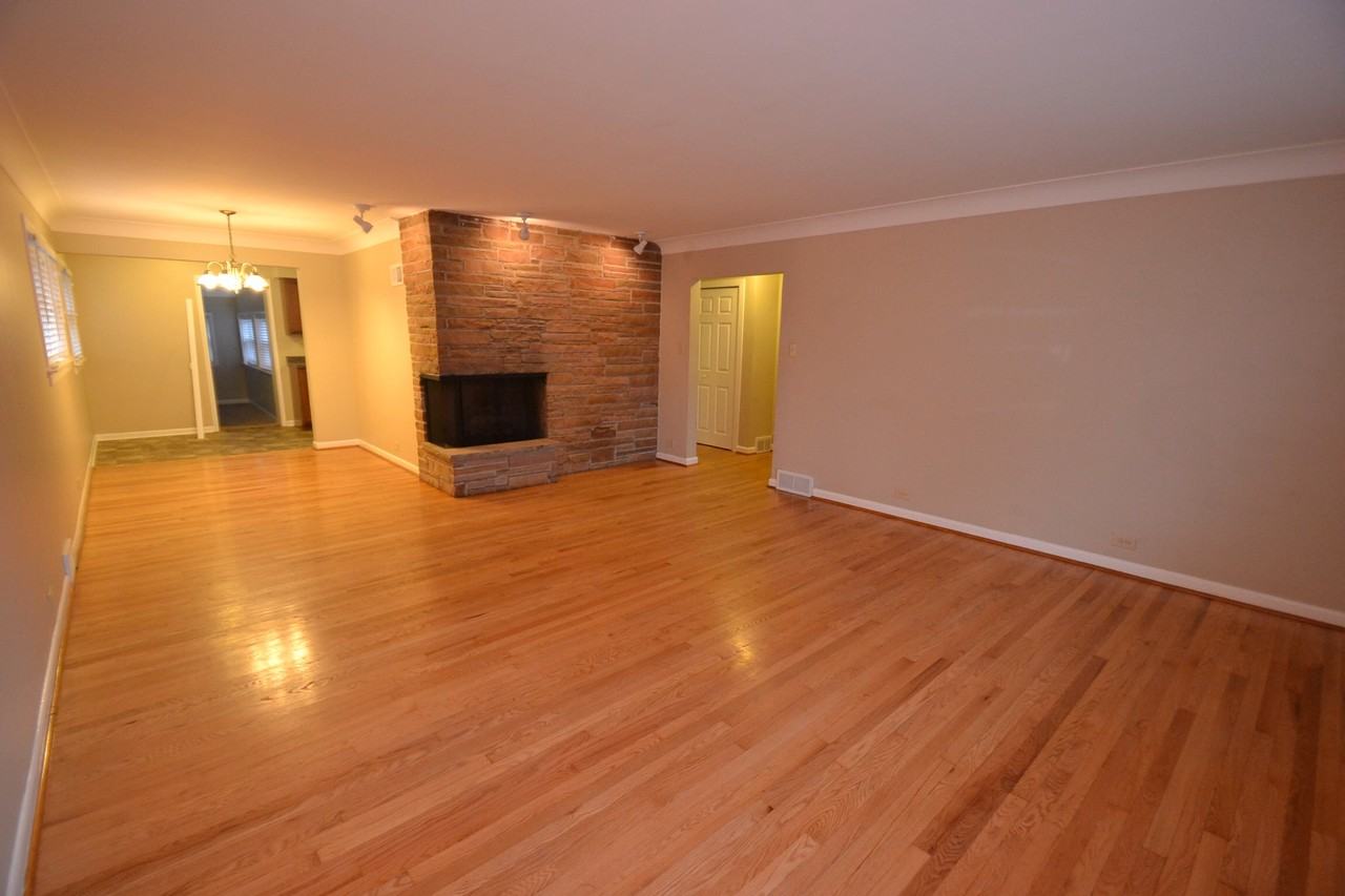 228 Tioga Ave - Photo 3 of 15