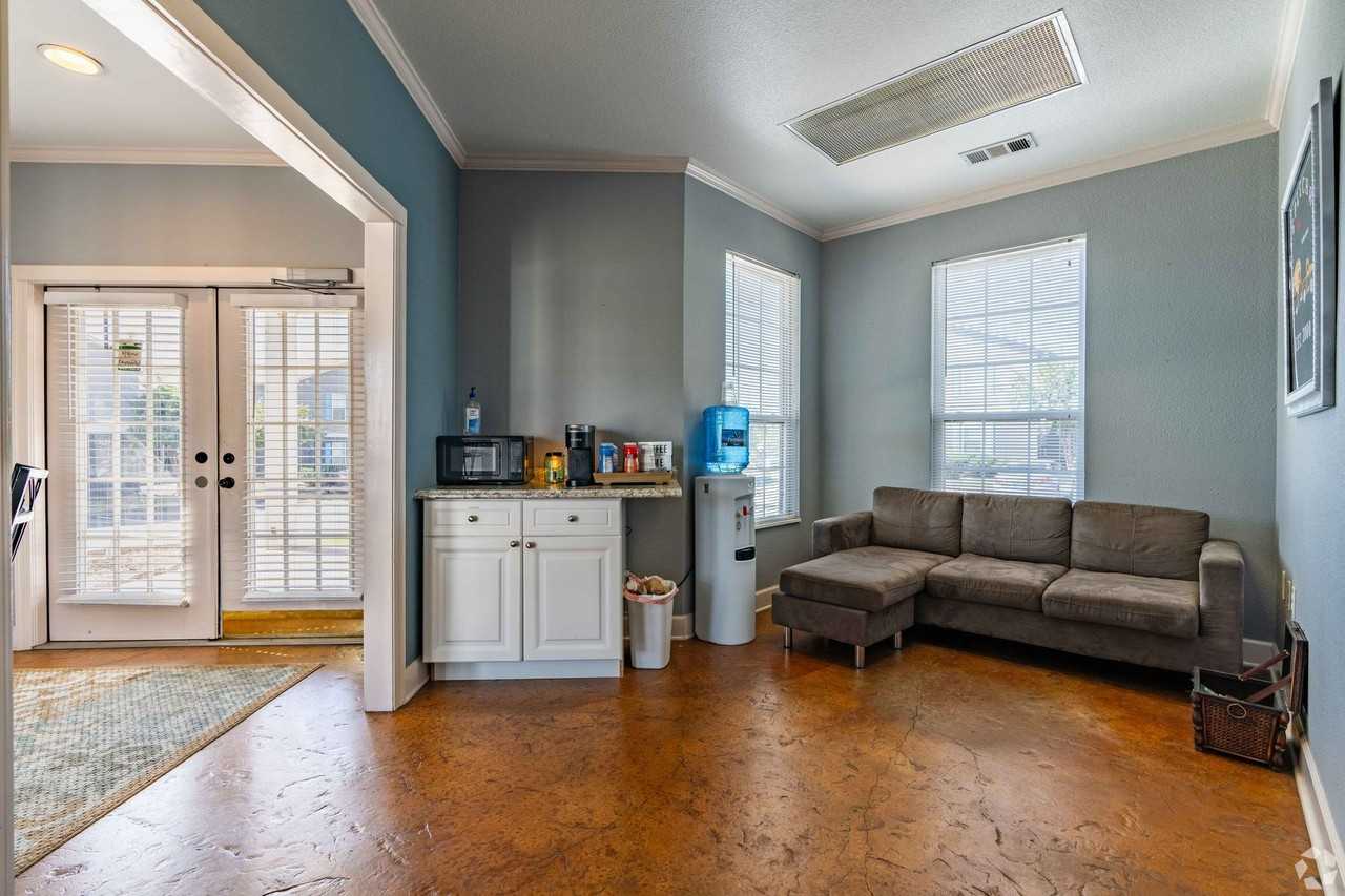 Steeplechase Apartments - Photo 7 of 34