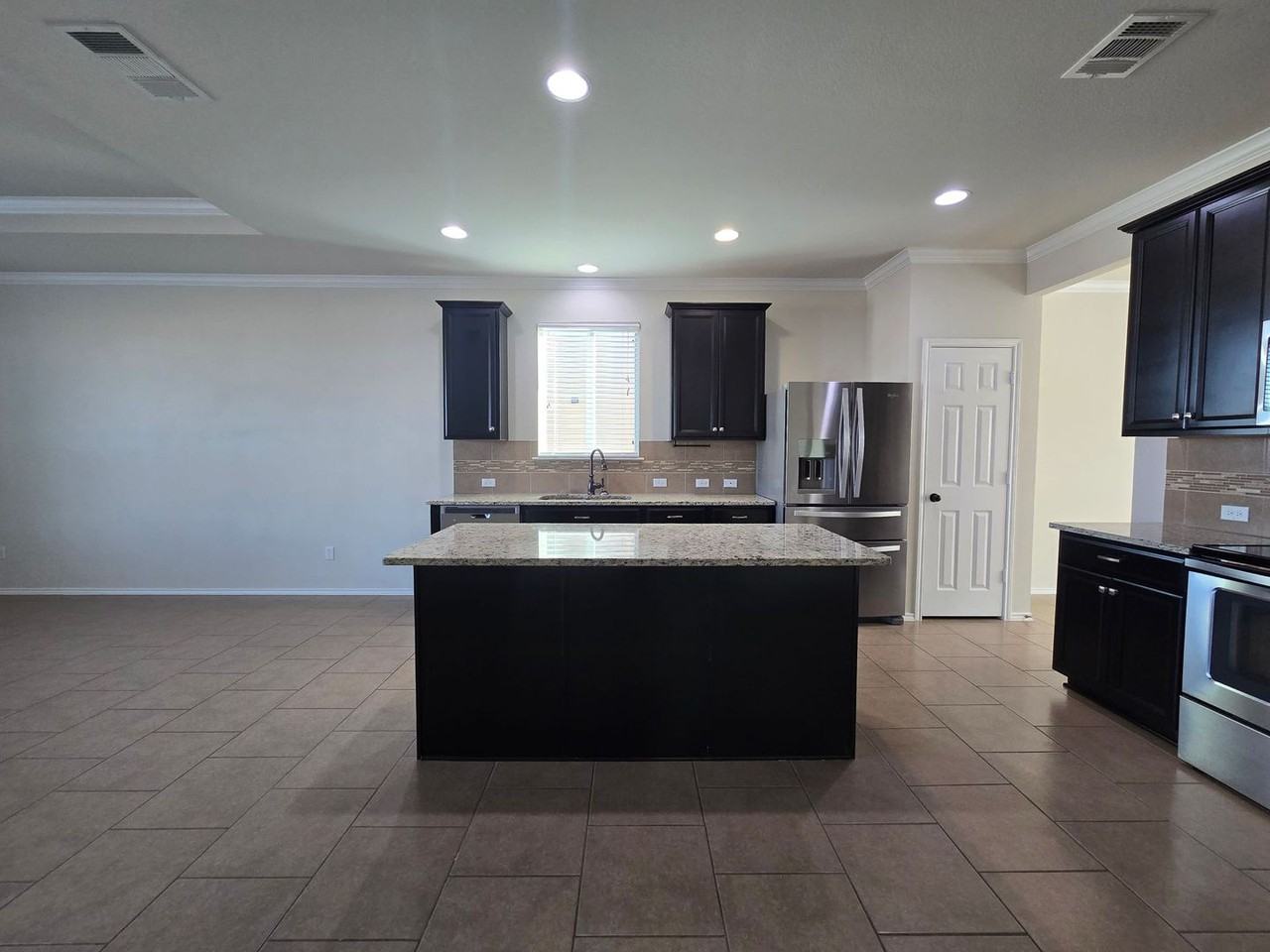 9100 Bowfield Dr - Photo 3 of 25