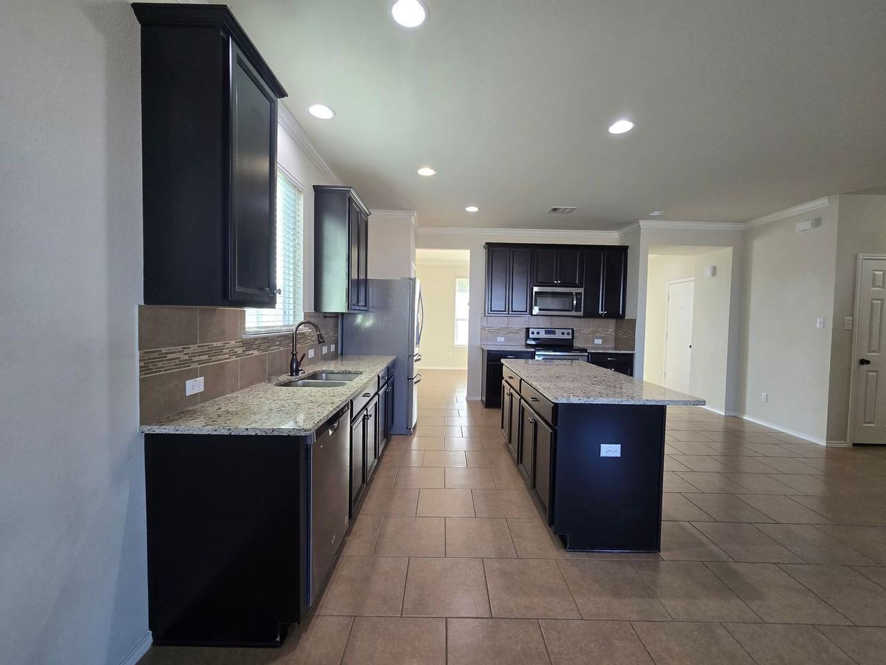 9100 Bowfield Dr - Photo 4 of 25