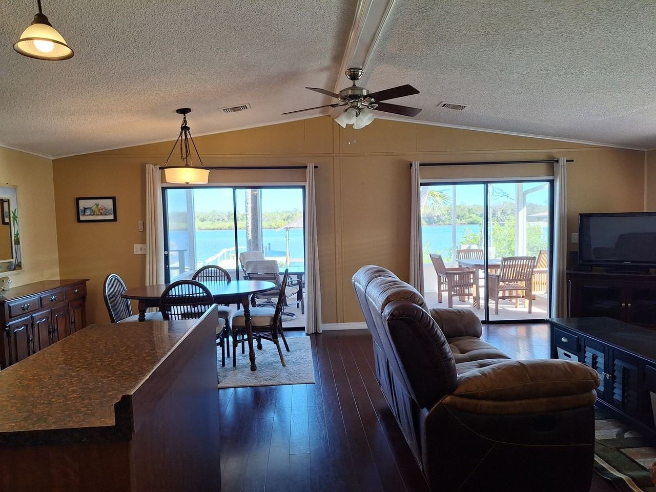 4330 Whiting Way - Photo 4 of 24