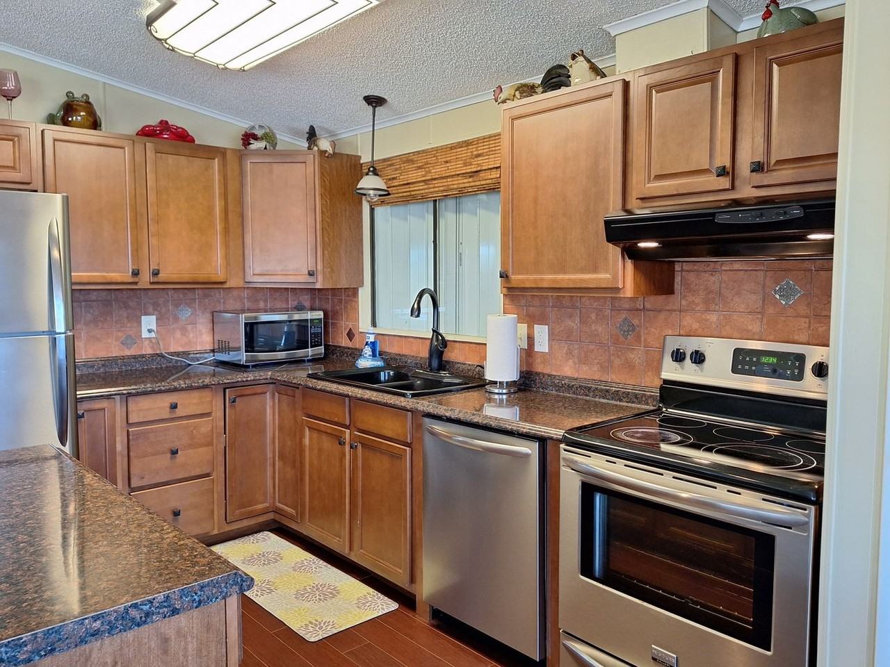 4330 Whiting Way - Photo 7 of 24