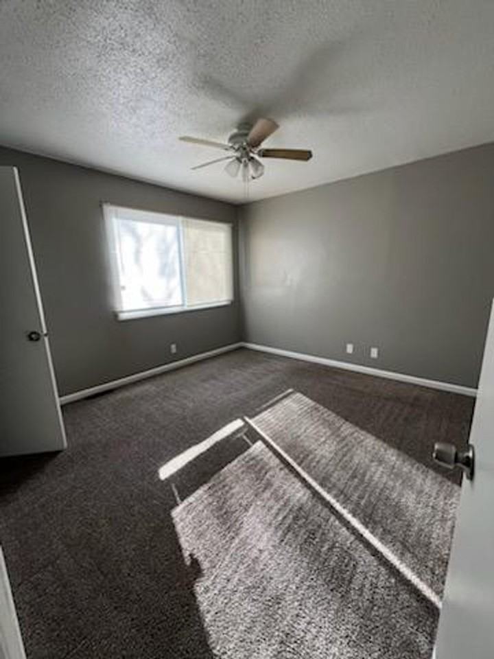 103 Nottingham Way - Photo 7 of 13