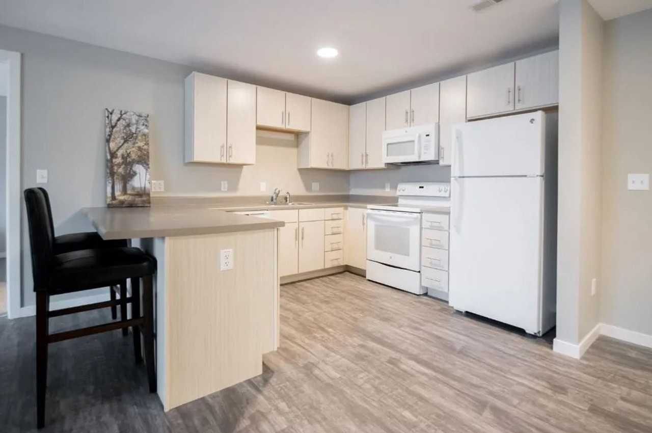 30 Metro Place - Photo 3 of 50