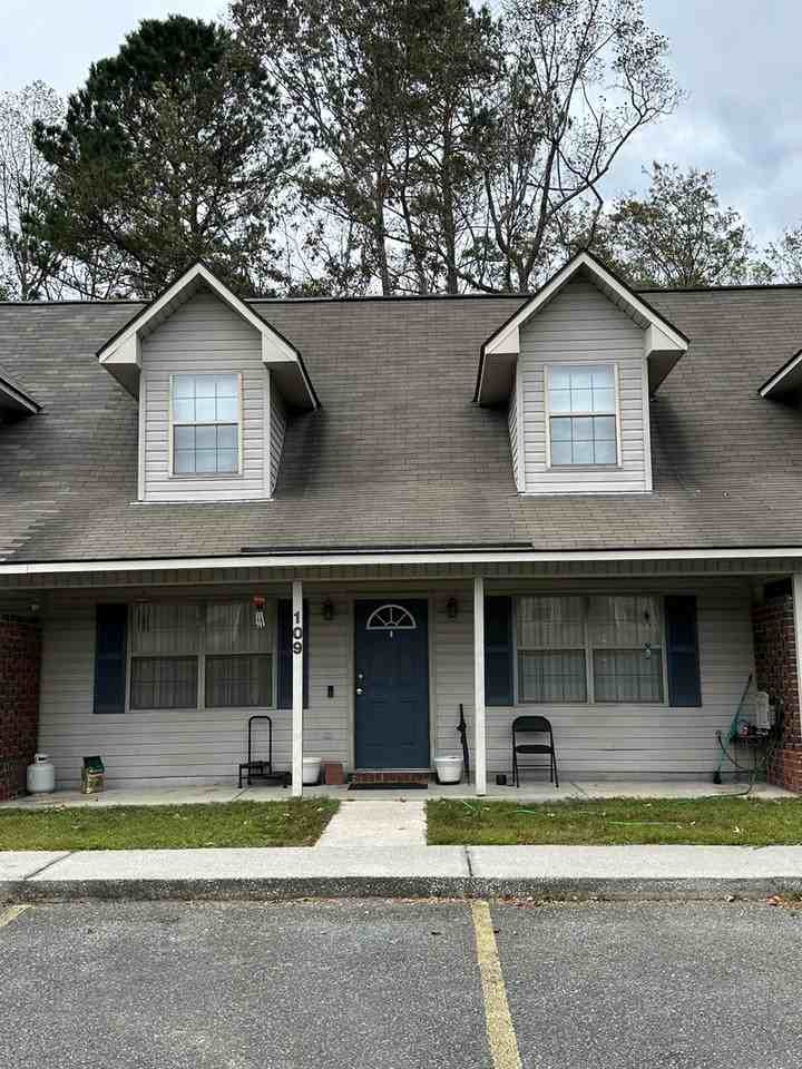 109 Town Park Dr